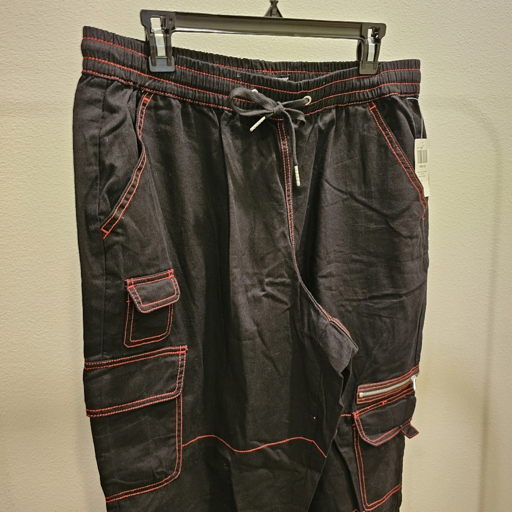 Hot Topic Black Cargo Pants - Picture 3 of 6